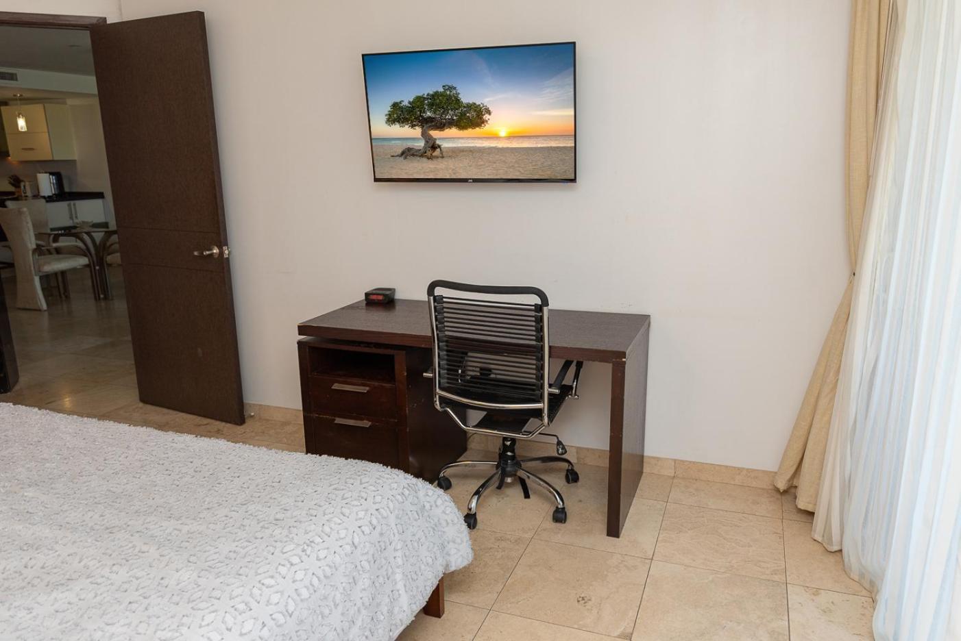 Star Oasis Condo شاطئ بالم المظهر الخارجي الصورة